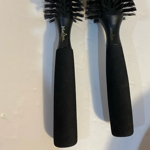 🌟🌟🌟2 Marilyn’s Most Famous Tuxedo Brushes - Picture 9 of 16